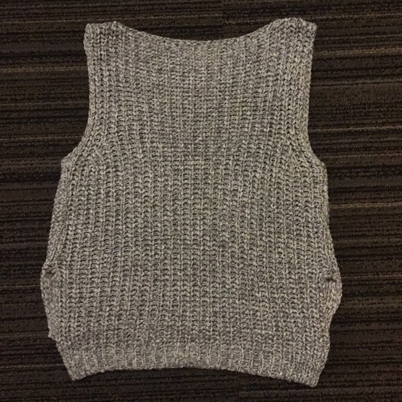 Grey vest - Picture 2 of 3